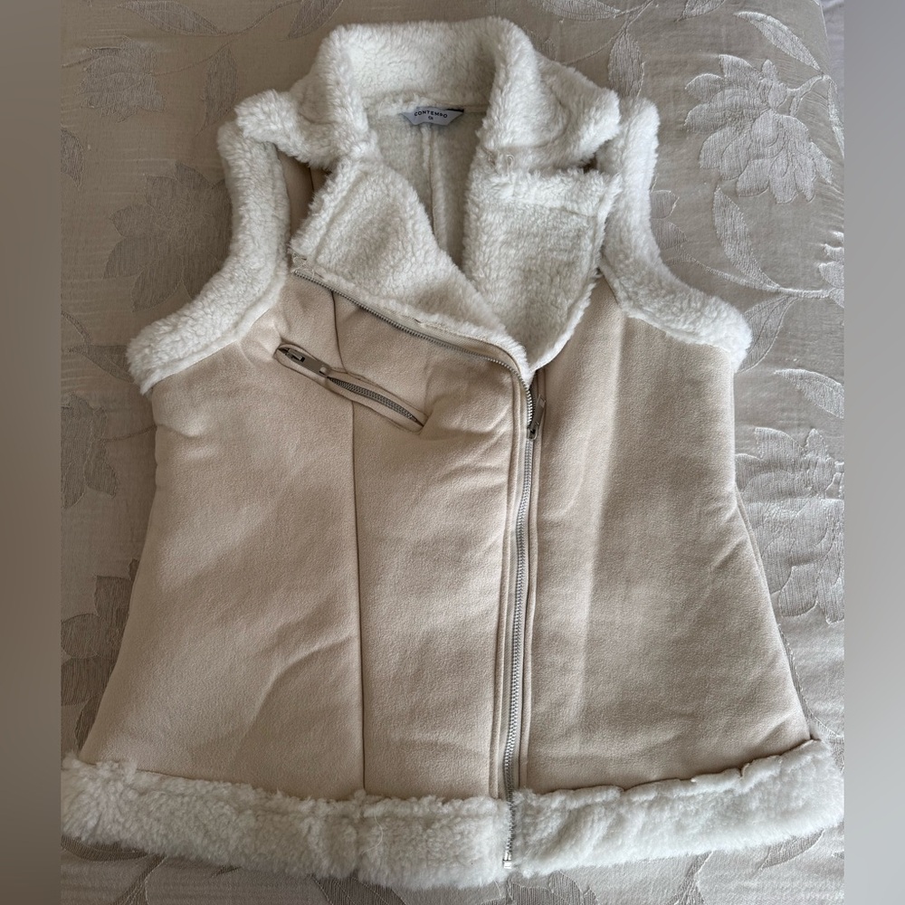 NWOT Faux Fur Cream Vest Size S